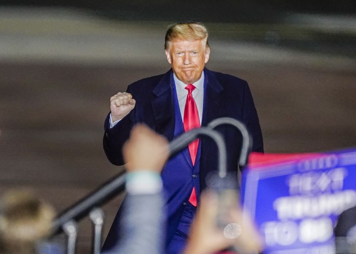 Wechat banned controversial move Trump extends tiktok sale shutdown 75 days