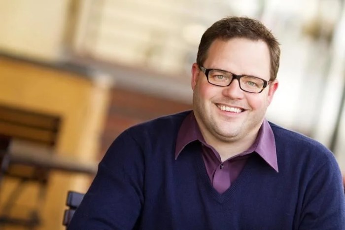 Jay baer most world inspirational speaker retweeted keynote among marketing customer person digital service Visible expert profile jay baer1