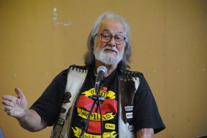 Who is john smith and why is he abandoning shopping carts